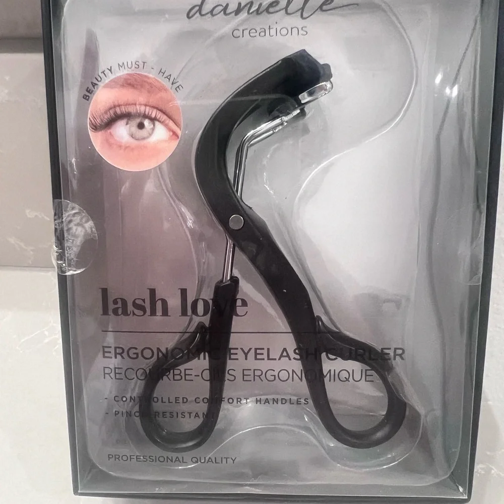 Danielle Creations Black Eyelash Curler - Picture 2 of 5